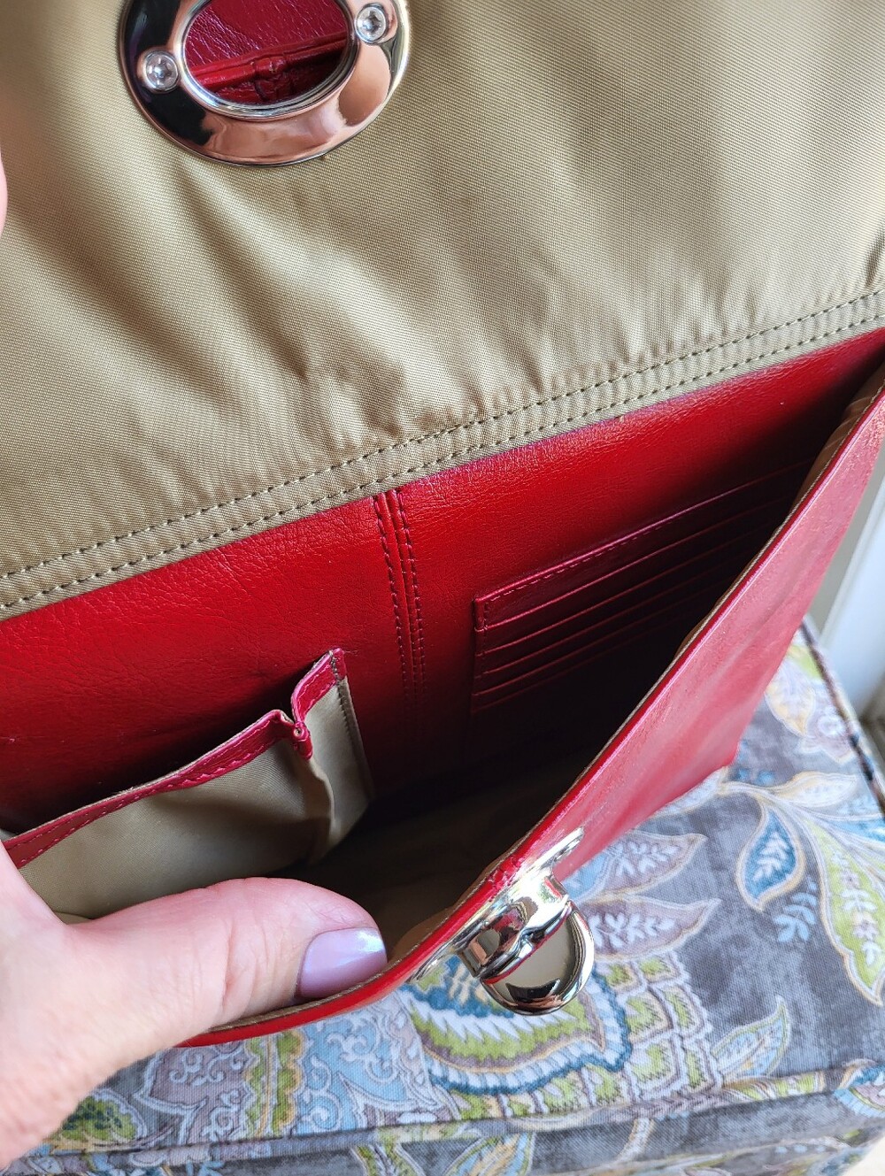 Danier Red Leather Laptop/Tote Bag with Front Turn-Lock - Picture 4 of 10